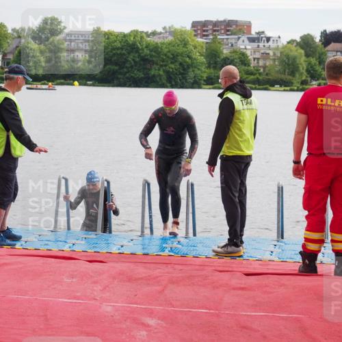 16.06.2024 - 7 Türme Triathlon KatJ http://msf.ph/oto/6326301 16.06.2024 09:38:49 Schwimmen 108, 111, 120 meine-sportfotos.de
