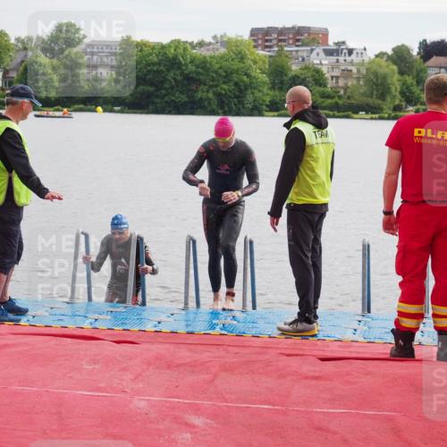 16.06.2024 - 7 Türme Triathlon KatJ http://msf.ph/oto/6326304 16.06.2024 09:38:49 Schwimmen 108, 111, 120 meine-sportfotos.de