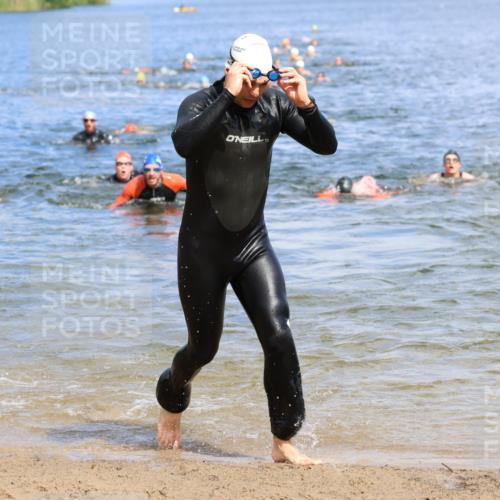 16.06.2024 - 26. Vierlanden-Triathlon Strokosch-Dieckow http://msf.ph/oto/6326349 16.06.2024 10:58:58 Schwimmen 262, 304, 317, 320, 322, 262, 304, 317, 320, 322 meine-sportfotos.de