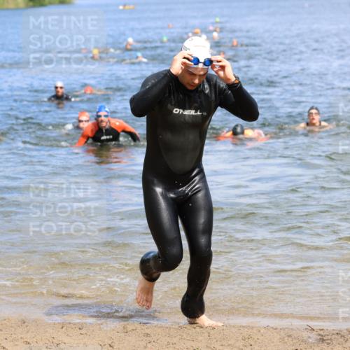 16.06.2024 - 26. Vierlanden-Triathlon Strokosch-Dieckow http://msf.ph/oto/6326362 16.06.2024 10:58:58 Schwimmen 262, 304, 317, 320, 322, 262, 304, 317, 320, 322 meine-sportfotos.de