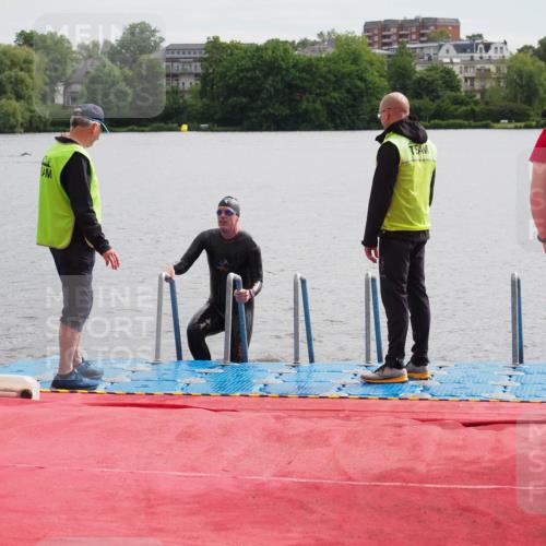 16.06.2024 - 7 Türme Triathlon KatJ http://msf.ph/oto/6326422 16.06.2024 09:39:24 Schwimmen 120, 135 meine-sportfotos.de