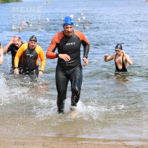 16.06.2024 - 26. Vierlanden-Triathlon Strokosch-Dieckow http://msf.ph/oto/6326425 16.06.2024 10:59:05 Schwimmen 247, 262, 304, 315, 322, 325, 351, 247, 262, 304, 315, 322, 325, 351 meine-sportfotos.de