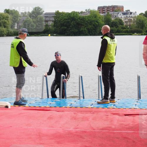 16.06.2024 - 7 Türme Triathlon KatJ http://msf.ph/oto/6326426 16.06.2024 09:39:24 Schwimmen 120, 135 meine-sportfotos.de