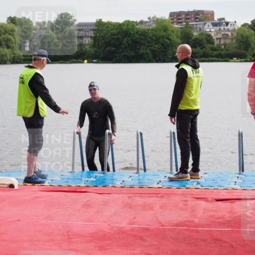 16.06.2024 - 7 Türme Triathlon KatJ http://msf.ph/oto/6326432 16.06.2024 09:39:25 Schwimmen 120, 135 meine-sportfotos.de