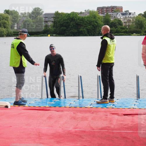 16.06.2024 - 7 Türme Triathlon KatJ http://msf.ph/oto/6326434 16.06.2024 09:39:25 Schwimmen 120, 135 meine-sportfotos.de
