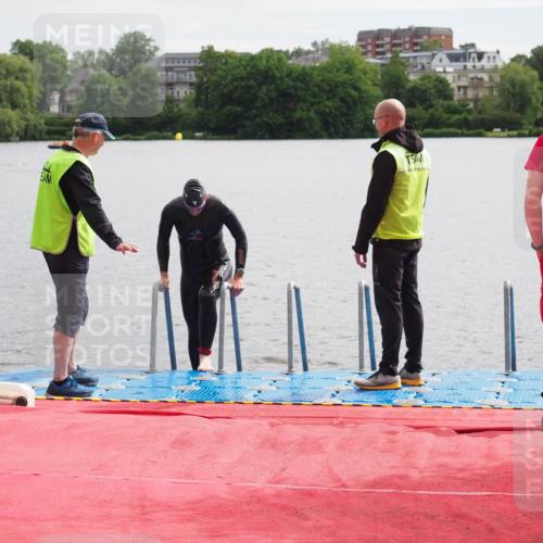 16.06.2024 - 7 Türme Triathlon KatJ http://msf.ph/oto/6326448 16.06.2024 09:39:26 Schwimmen 120, 135 meine-sportfotos.de