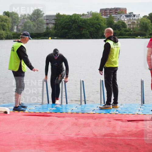 16.06.2024 - 7 Türme Triathlon KatJ http://msf.ph/oto/6326452 16.06.2024 09:39:26 Schwimmen 120, 135 meine-sportfotos.de