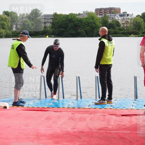 16.06.2024 - 7 Türme Triathlon KatJ http://msf.ph/oto/6326459 16.06.2024 09:39:26 Schwimmen 120, 135 meine-sportfotos.de