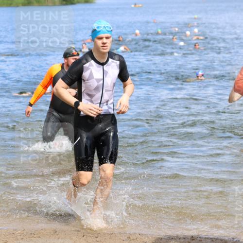 16.06.2024 - 26. Vierlanden-Triathlon Strokosch-Dieckow http://msf.ph/oto/6326469 16.06.2024 10:59:07 Schwimmen 247, 262, 270, 304, 315, 325, 351, 247, 262, 270, 304, 315, 325, 351 meine-sportfotos.de