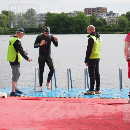 16.06.2024 - 7 Türme Triathlon KatJ http://msf.ph/oto/6326477 16.06.2024 09:39:27 Schwimmen 120, 135 meine-sportfotos.de