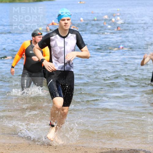 16.06.2024 - 26. Vierlanden-Triathlon Strokosch-Dieckow http://msf.ph/oto/6326484 16.06.2024 10:59:07 Schwimmen 247, 262, 270, 304, 315, 325, 351, 247, 262, 270, 304, 315, 325, 351 meine-sportfotos.de