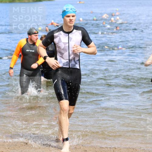 16.06.2024 - 26. Vierlanden-Triathlon Strokosch-Dieckow http://msf.ph/oto/6326499 16.06.2024 10:59:07 Schwimmen 247, 262, 270, 304, 315, 325, 351, 247, 262, 270, 304, 315, 325, 351 meine-sportfotos.de