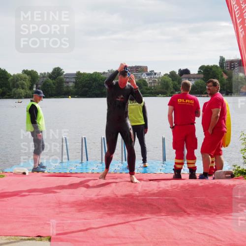 16.06.2024 - 7 Türme Triathlon KatJ http://msf.ph/oto/6326522 16.06.2024 09:39:31 Schwimmen 135 meine-sportfotos.de