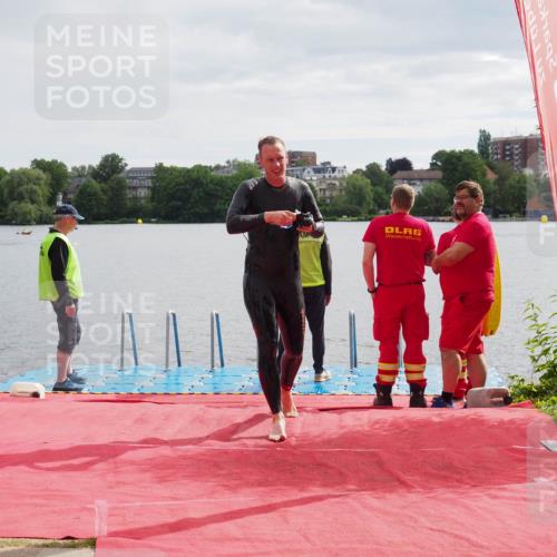 16.06.2024 - 7 Türme Triathlon KatJ http://msf.ph/oto/6326534 16.06.2024 09:39:32 Schwimmen 135 meine-sportfotos.de