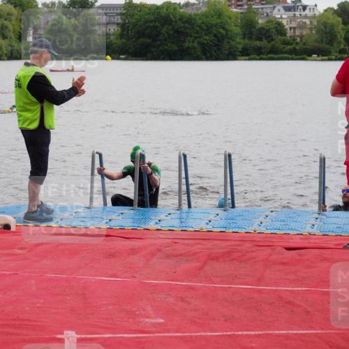 16.06.2024 - 7 Türme Triathlon KatJ http://msf.ph/oto/6326721 16.06.2024 09:41:29 Schwimmen 89, 109, 119, 137, 138 meine-sportfotos.de
