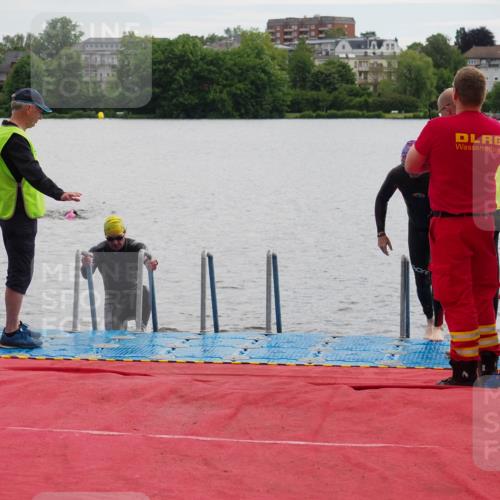 16.06.2024 - 7 Türme Triathlon KatJ http://msf.ph/oto/6326824 16.06.2024 09:42:08 Schwimmen 117, 123 meine-sportfotos.de
