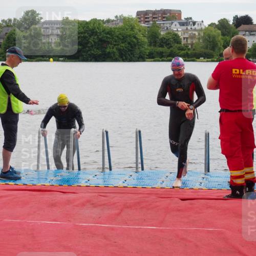 16.06.2024 - 7 Türme Triathlon KatJ http://msf.ph/oto/6326830 16.06.2024 09:42:09 Schwimmen 117, 123 meine-sportfotos.de