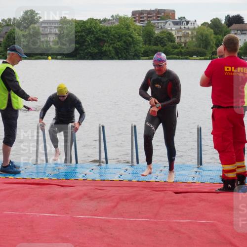 16.06.2024 - 7 Türme Triathlon KatJ http://msf.ph/oto/6326836 16.06.2024 09:42:10 Schwimmen 117, 123 meine-sportfotos.de