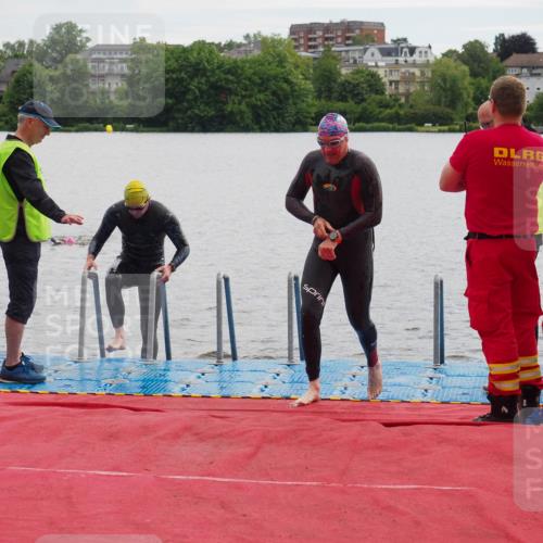 16.06.2024 - 7 Türme Triathlon KatJ http://msf.ph/oto/6326838 16.06.2024 09:42:10 Schwimmen 117, 123 meine-sportfotos.de