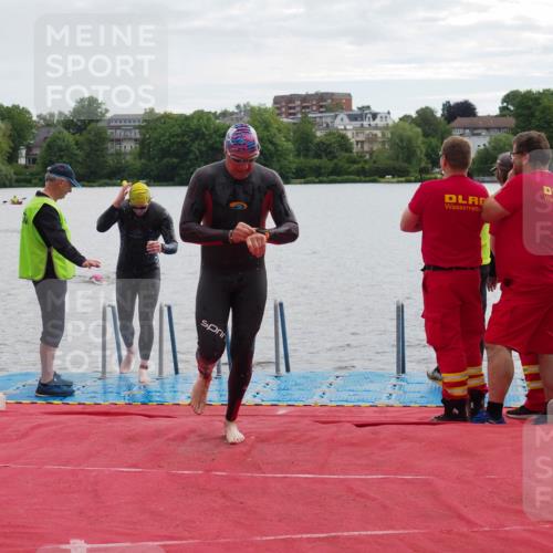 16.06.2024 - 7 Türme Triathlon KatJ http://msf.ph/oto/6326849 16.06.2024 09:42:11 Schwimmen 117, 123 meine-sportfotos.de