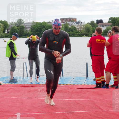 16.06.2024 - 7 Türme Triathlon KatJ http://msf.ph/oto/6326867 16.06.2024 09:42:12 Schwimmen 117, 123 meine-sportfotos.de