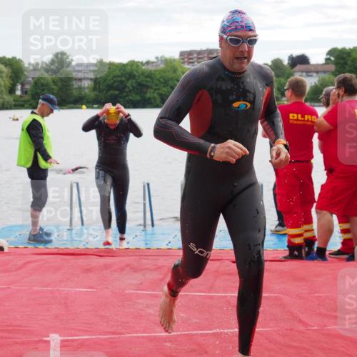 16.06.2024 - 7 Türme Triathlon KatJ http://msf.ph/oto/6326880 16.06.2024 09:42:12 Schwimmen 117, 123 meine-sportfotos.de