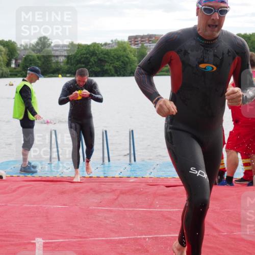 16.06.2024 - 7 Türme Triathlon KatJ http://msf.ph/oto/6326887 16.06.2024 09:42:12 Schwimmen 117, 123 meine-sportfotos.de