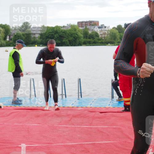 16.06.2024 - 7 Türme Triathlon KatJ http://msf.ph/oto/6326892 16.06.2024 09:42:13 Schwimmen 117, 123 meine-sportfotos.de