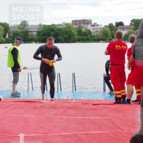 16.06.2024 - 7 Türme Triathlon KatJ http://msf.ph/oto/6326896 16.06.2024 09:42:13 Schwimmen 117, 123 meine-sportfotos.de