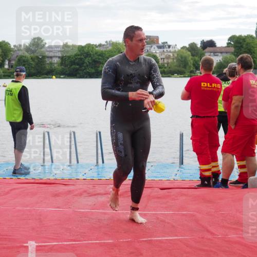 16.06.2024 - 7 Türme Triathlon KatJ http://msf.ph/oto/6326911 16.06.2024 09:42:14 Schwimmen 117, 123 meine-sportfotos.de