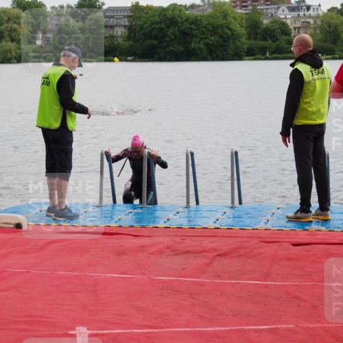 16.06.2024 - 7 Türme Triathlon KatJ http://msf.ph/oto/6326921 16.06.2024 09:42:39 Schwimmen 90 meine-sportfotos.de