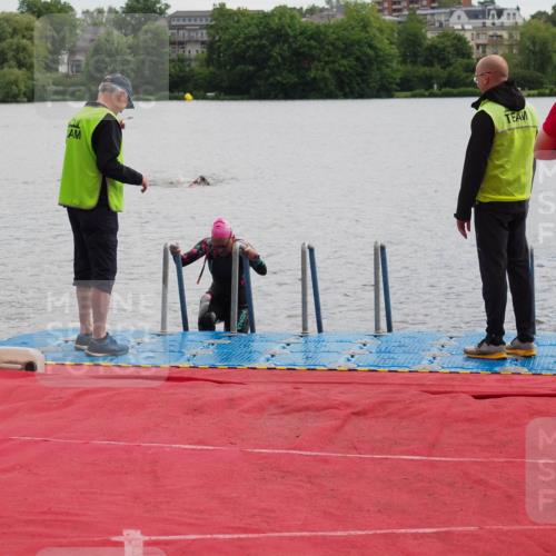 16.06.2024 - 7 Türme Triathlon KatJ http://msf.ph/oto/6326923 16.06.2024 09:42:39 Schwimmen 90 meine-sportfotos.de