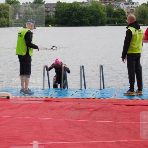 16.06.2024 - 7 Türme Triathlon KatJ http://msf.ph/oto/6326926 16.06.2024 09:42:39 Schwimmen 90 meine-sportfotos.de