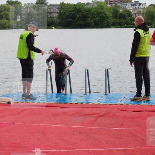 16.06.2024 - 7 Türme Triathlon KatJ http://msf.ph/oto/6326937 16.06.2024 09:42:40 Schwimmen 90 meine-sportfotos.de