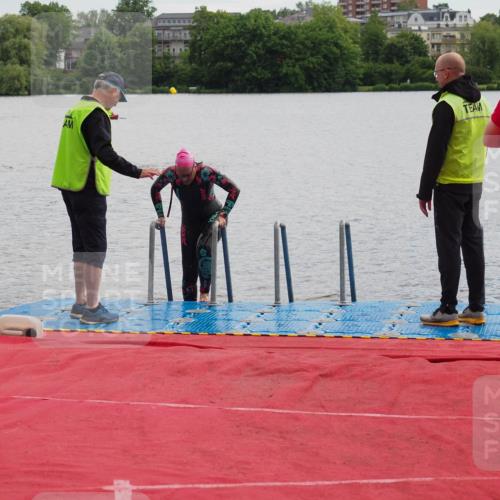 16.06.2024 - 7 Türme Triathlon KatJ http://msf.ph/oto/6326941 16.06.2024 09:42:40 Schwimmen 90 meine-sportfotos.de