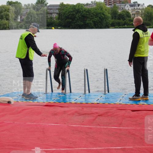 16.06.2024 - 7 Türme Triathlon KatJ http://msf.ph/oto/6326945 16.06.2024 09:42:40 Schwimmen 90 meine-sportfotos.de