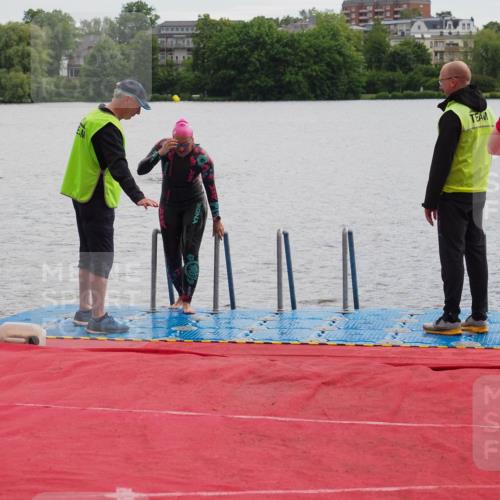 16.06.2024 - 7 Türme Triathlon KatJ http://msf.ph/oto/6326959 16.06.2024 09:42:41 Schwimmen 90 meine-sportfotos.de