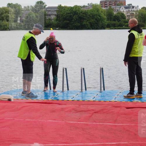 16.06.2024 - 7 Türme Triathlon KatJ http://msf.ph/oto/6326967 16.06.2024 09:42:42 Schwimmen 3, 90 meine-sportfotos.de