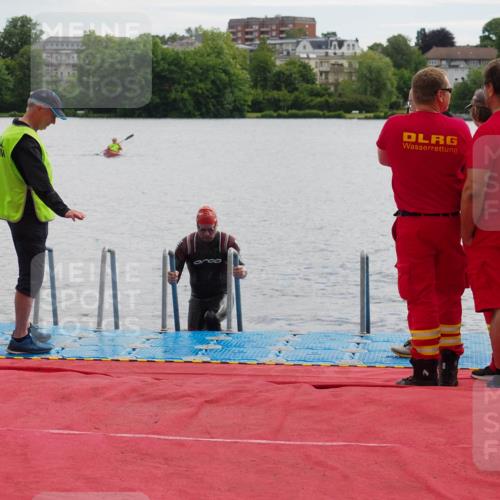 16.06.2024 - 7 Türme Triathlon KatJ http://msf.ph/oto/6327043 16.06.2024 09:43:19 Schwimmen 3 meine-sportfotos.de