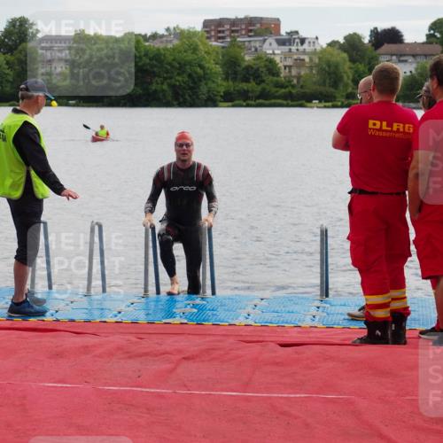 16.06.2024 - 7 Türme Triathlon KatJ http://msf.ph/oto/6327061 16.06.2024 09:43:20 Schwimmen 3 meine-sportfotos.de