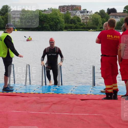 16.06.2024 - 7 Türme Triathlon KatJ http://msf.ph/oto/6327062 16.06.2024 09:43:20 Schwimmen 3 meine-sportfotos.de