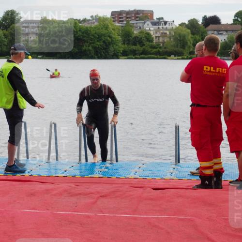16.06.2024 - 7 Türme Triathlon KatJ http://msf.ph/oto/6327066 16.06.2024 09:43:20 Schwimmen 3 meine-sportfotos.de