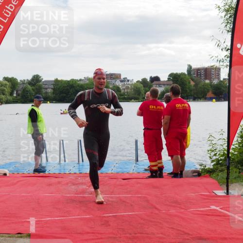 16.06.2024 - 7 Türme Triathlon KatJ http://msf.ph/oto/6327102 16.06.2024 09:43:24 Schwimmen 3 meine-sportfotos.de