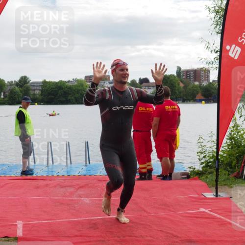 16.06.2024 - 7 Türme Triathlon KatJ http://msf.ph/oto/6327116 16.06.2024 09:43:25 Schwimmen 3 meine-sportfotos.de