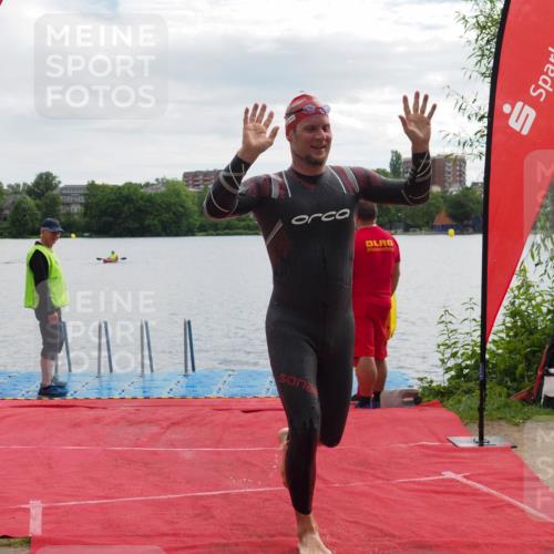 16.06.2024 - 7 Türme Triathlon KatJ http://msf.ph/oto/6327122 16.06.2024 09:43:25 Schwimmen 3 meine-sportfotos.de