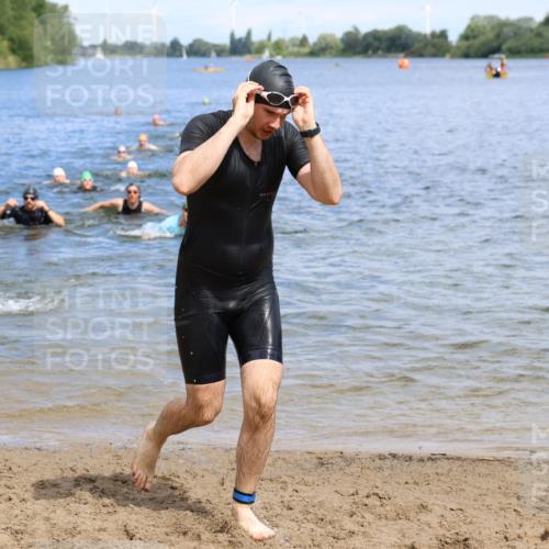 16.06.2024 - 26. Vierlanden-Triathlon Strokosch-Dieckow http://msf.ph/oto/6327128 16.06.2024 10:59:52 Schwimmen 230, 232, 242, 246, 248, 284, 285, 337, 230, 232, 242, 246, 248, 284, 285, 337 meine-sportfotos.de