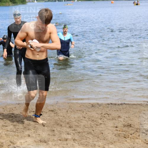 16.06.2024 - 26. Vierlanden-Triathlon Strokosch-Dieckow http://msf.ph/oto/6327175 16.06.2024 10:59:56 Schwimmen 230, 232, 242, 246, 248, 261, 284, 285, 286, 335, 337, 230, 232, 242, 246, 248, 261, 284, 285, 286, 335, 337 meine-sportfotos.de