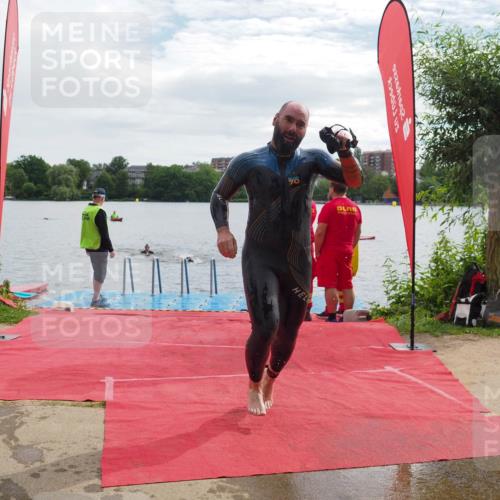 16.06.2024 - 7 Türme Triathlon KatJ http://msf.ph/oto/6327287 16.06.2024 09:44:31 Schwimmen 112, 122, 125, 127 meine-sportfotos.de