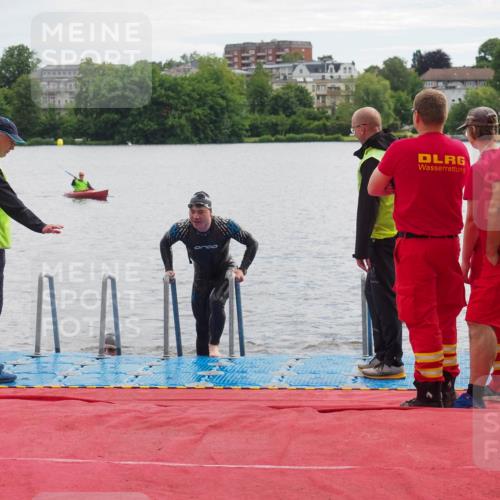 16.06.2024 - 7 Türme Triathlon KatJ http://msf.ph/oto/6327313 16.06.2024 09:44:48 Schwimmen 122, 127 meine-sportfotos.de