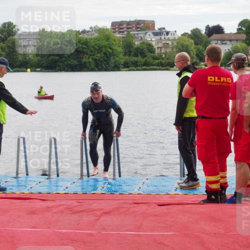 16.06.2024 - 7 Türme Triathlon KatJ http://msf.ph/oto/6327318 16.06.2024 09:44:49 Schwimmen 122, 127 meine-sportfotos.de